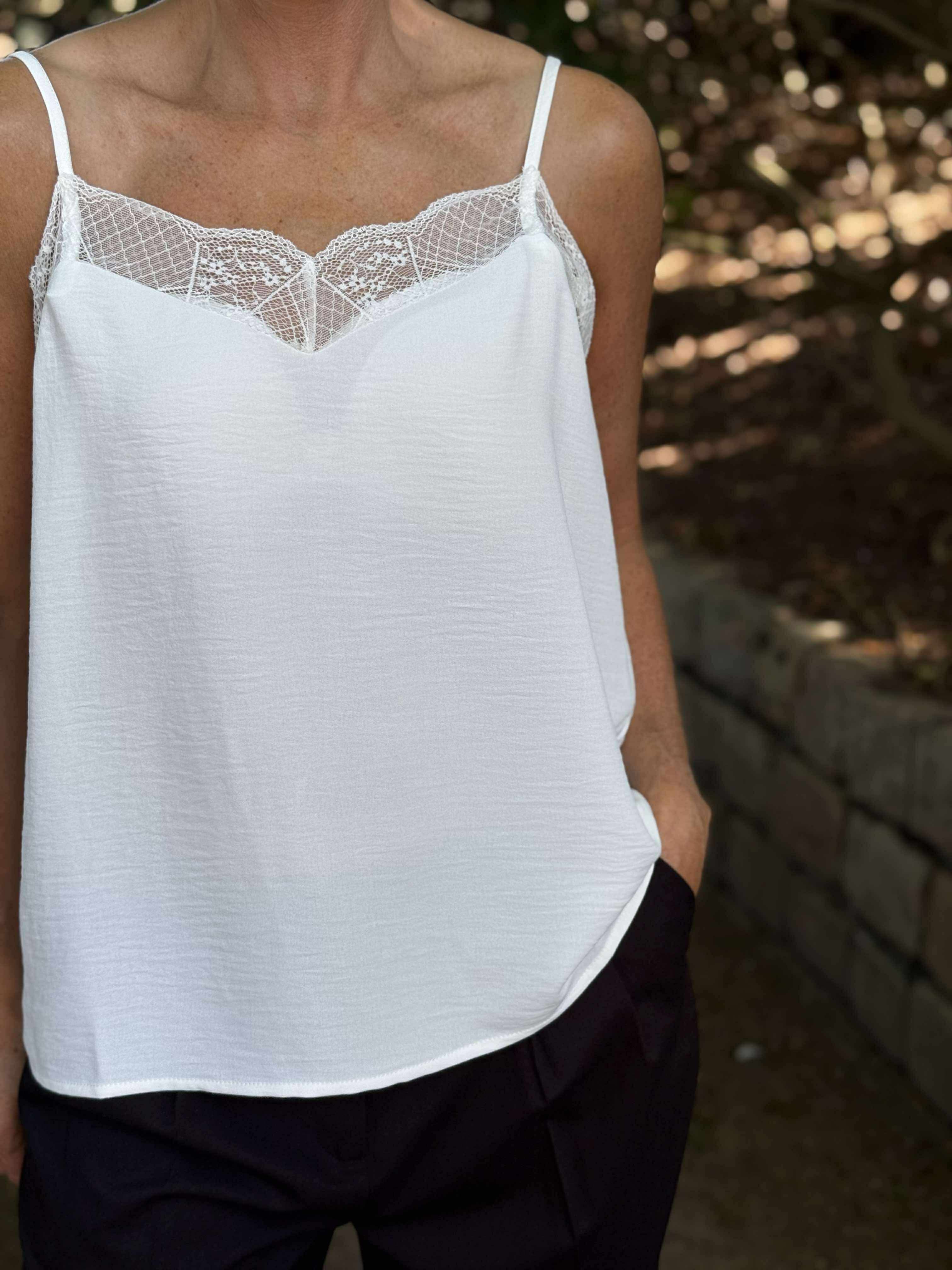 PCTIFFANY Singlet - Cloud Dancer